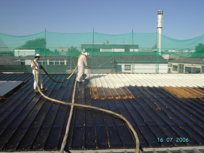 Industriedach von oben gedämmt