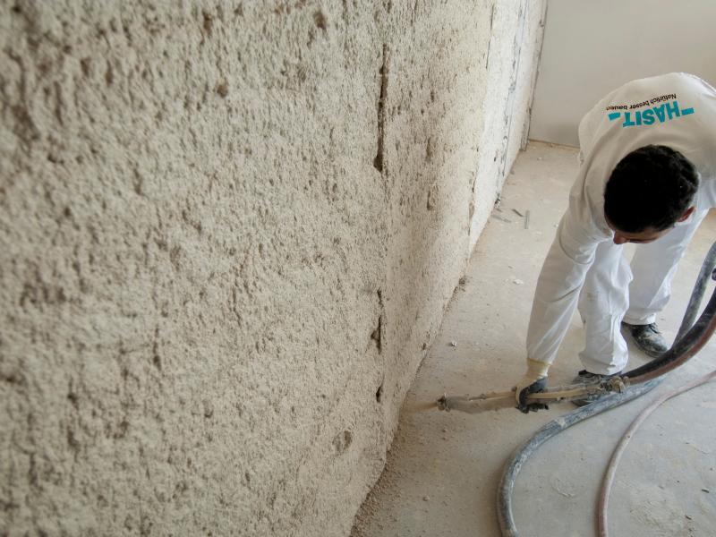 mit Dämmputz beschichtete Wand